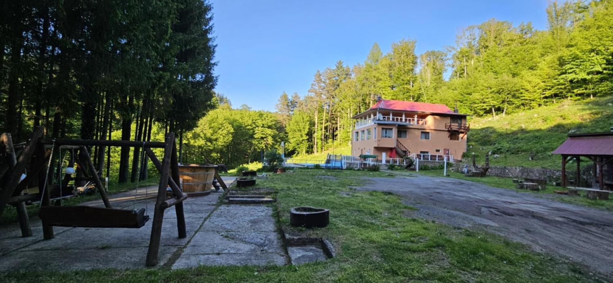 Cabana Cerbu Bozovici ภายนอก รูปภาพ